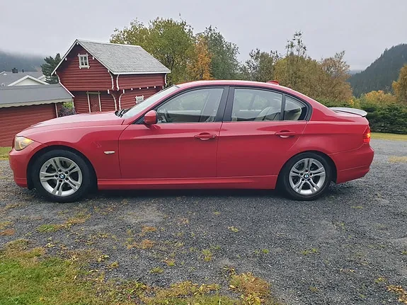 BMW 320D 2009 photo 2