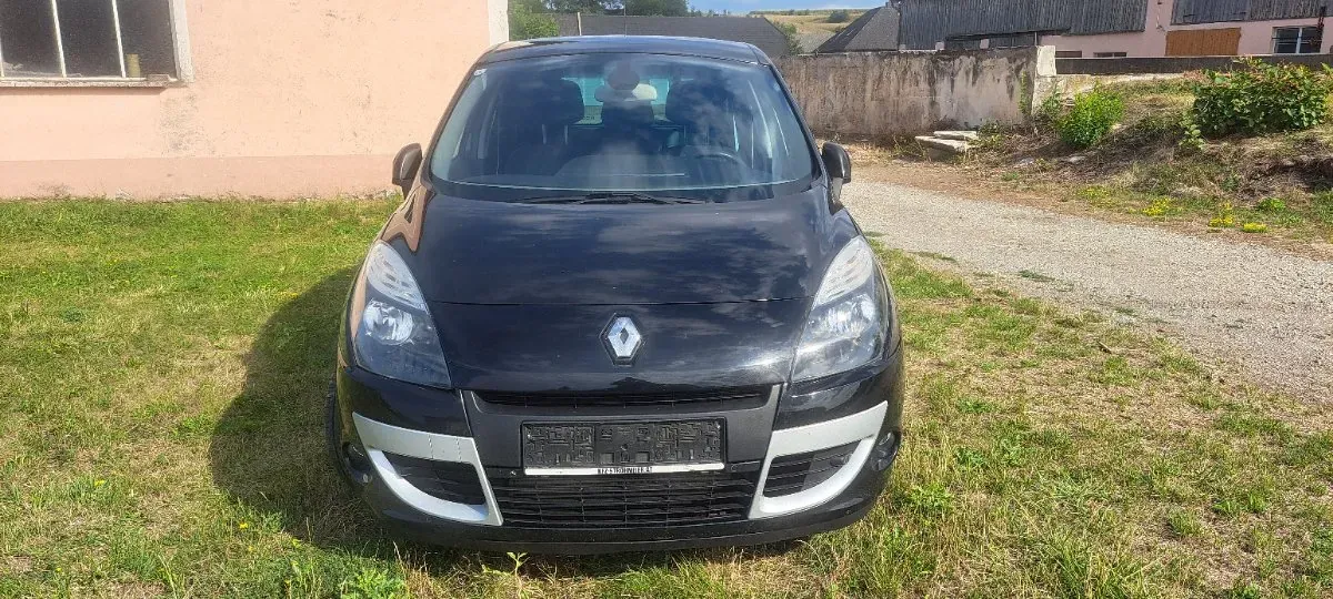 Renault Scenic 2012 photo 2