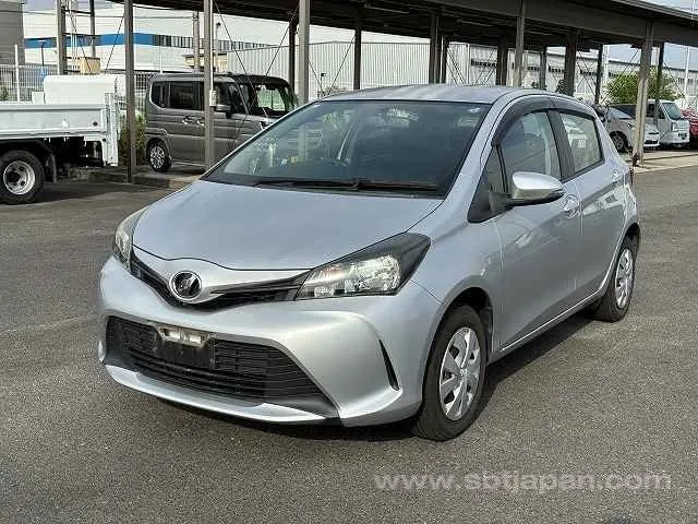 Toyota Vitz 2015 photo 2