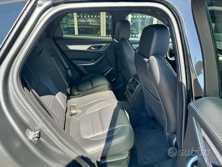 Jaguar F-Pace 2024 photo 5