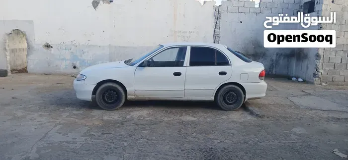 Hyundai Verna 1995 photo 2