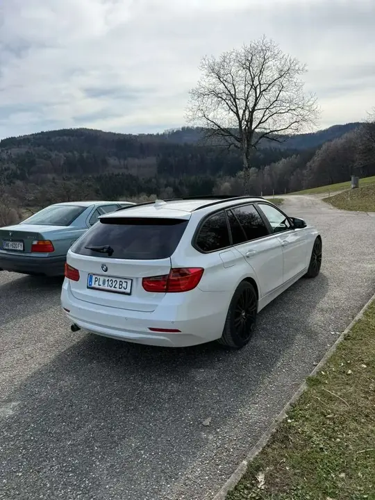 BMW 3 Series 2012 photo 3