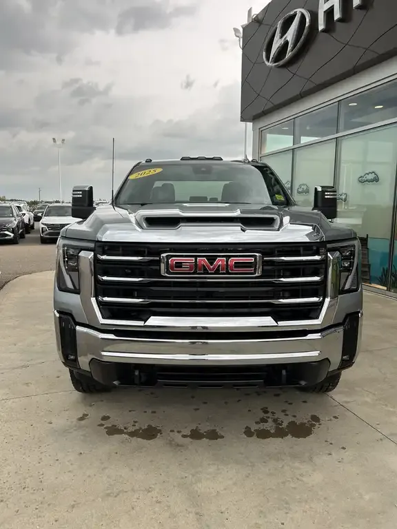 GMC Sierra 2500Hd 2025 photo 2