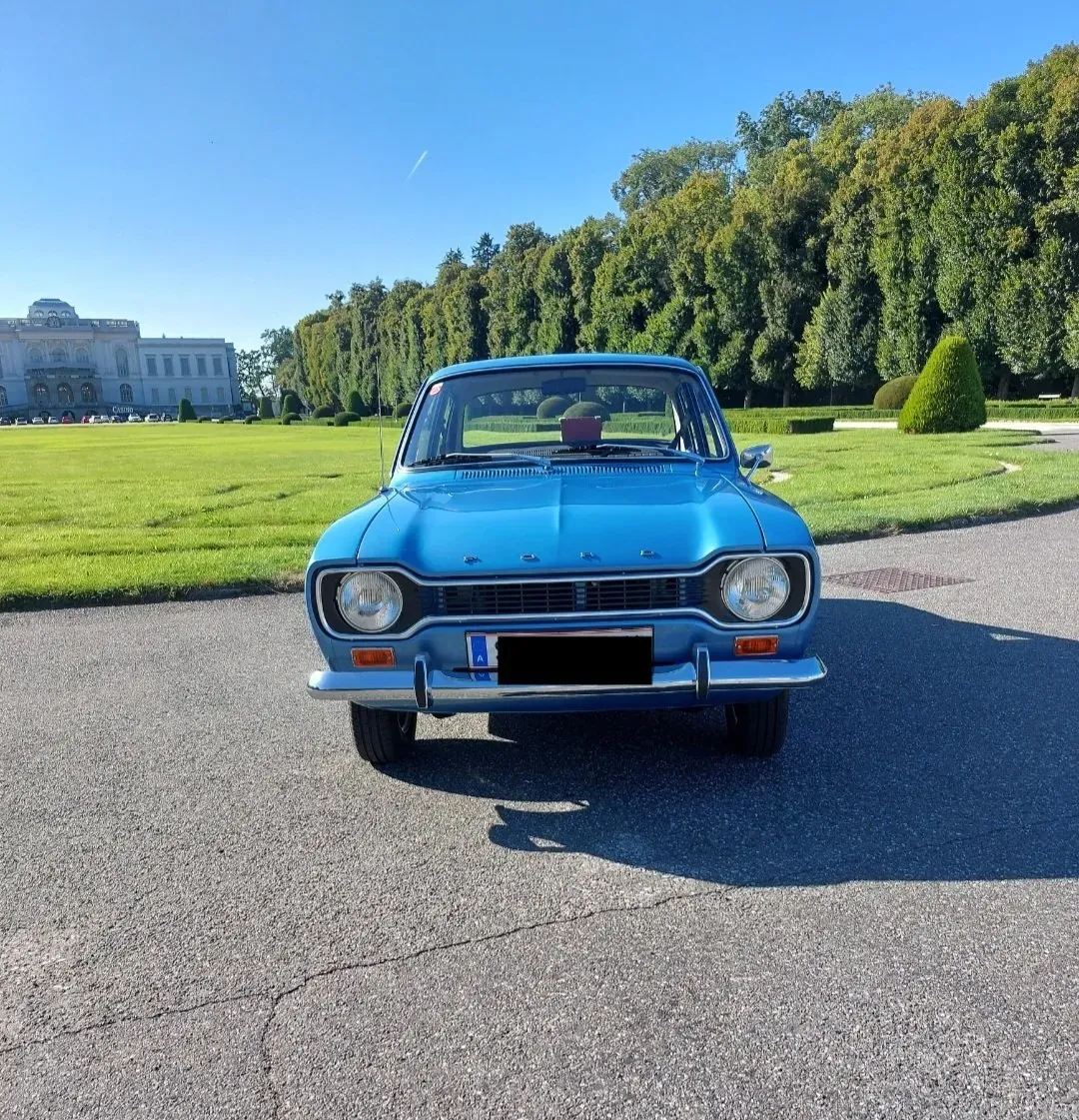 Ford Escort 1974 photo 2