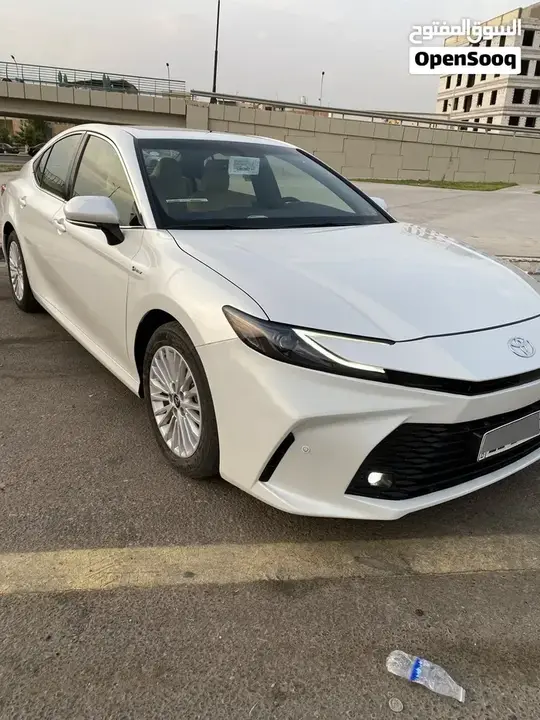 Toyota Camry 2025 photo 2
