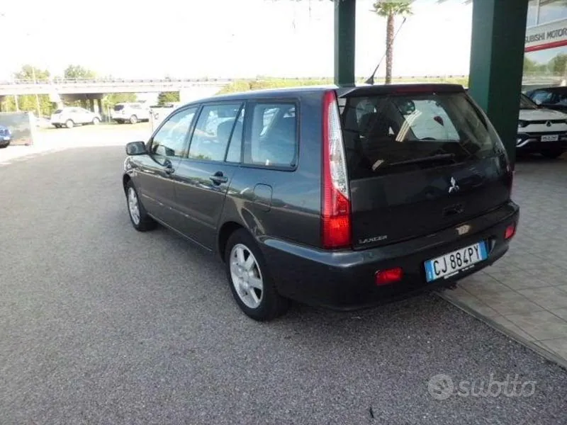Mitsubishi Lancer 2005 photo 3