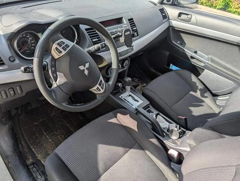 Mitsubishi Lancer 2010 photo 4