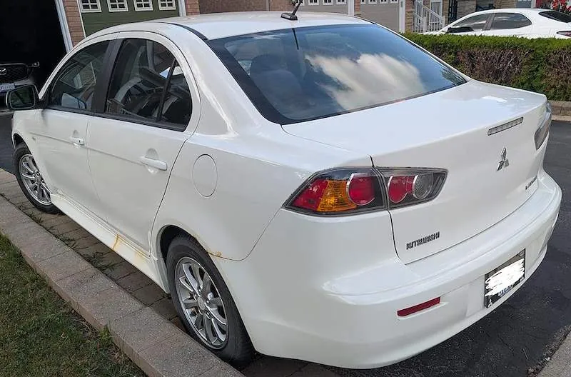 Mitsubishi Lancer 2010 photo 3
