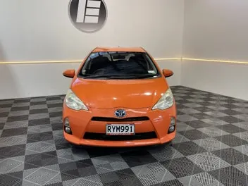 Toyota Aqua 2013 photo 3