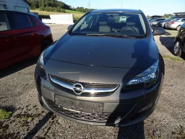 Opel Astra 2015 photo 2