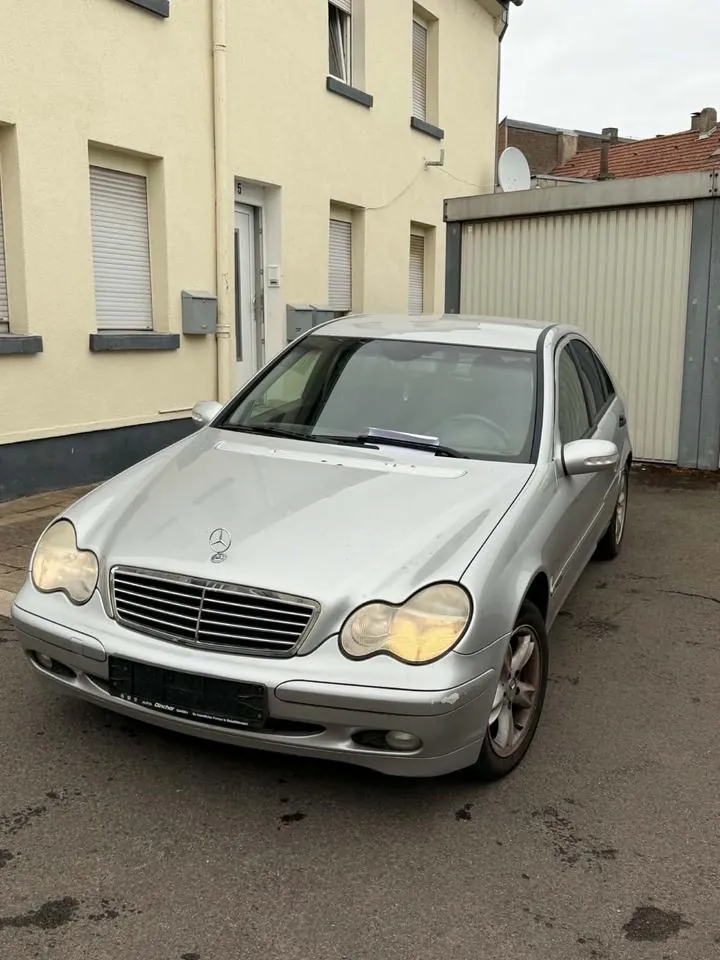 Mercedes-Benz C180