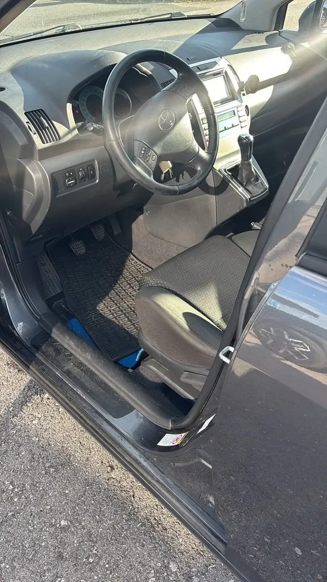 Toyota Corolla Verso 2008 photo 2