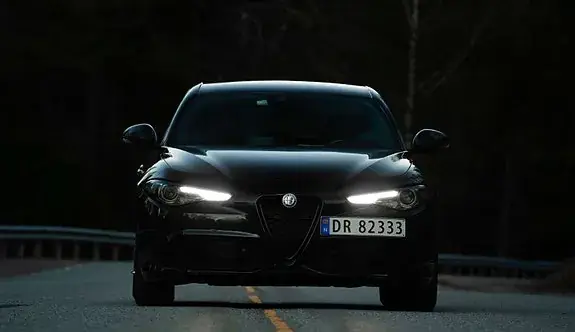Alfa Romeo Giulia 2020 photo 2