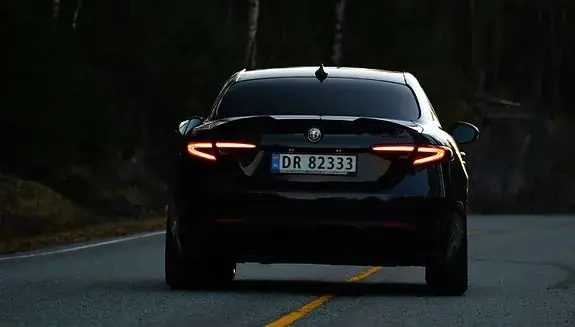 Alfa Romeo Giulia 2020 photo 3