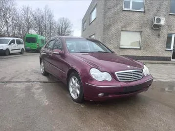 Mercedes-Benz C-Class 2004 photo 3