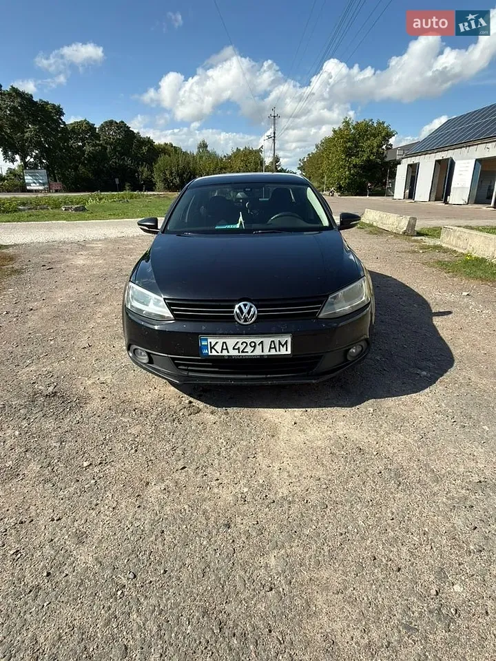 Volkswagen Jetta 2012 photo 3
