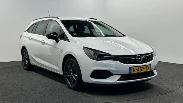 Opel Astra 2022 photo 3