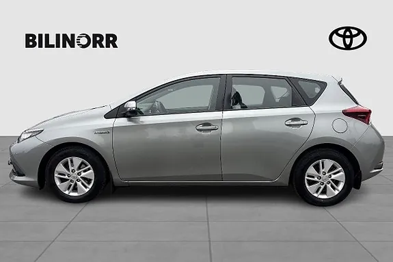 Toyota Auris 2018 photo 4