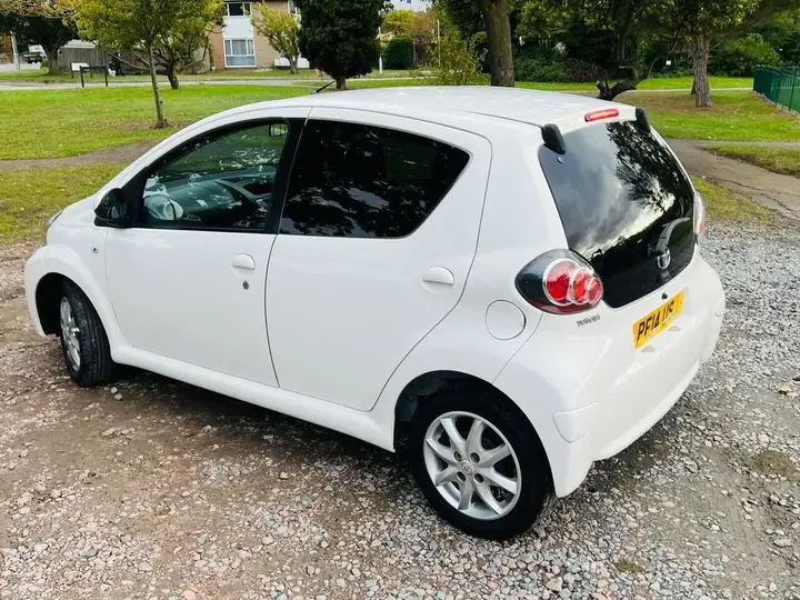 Toyota Aygo 2014 photo 3