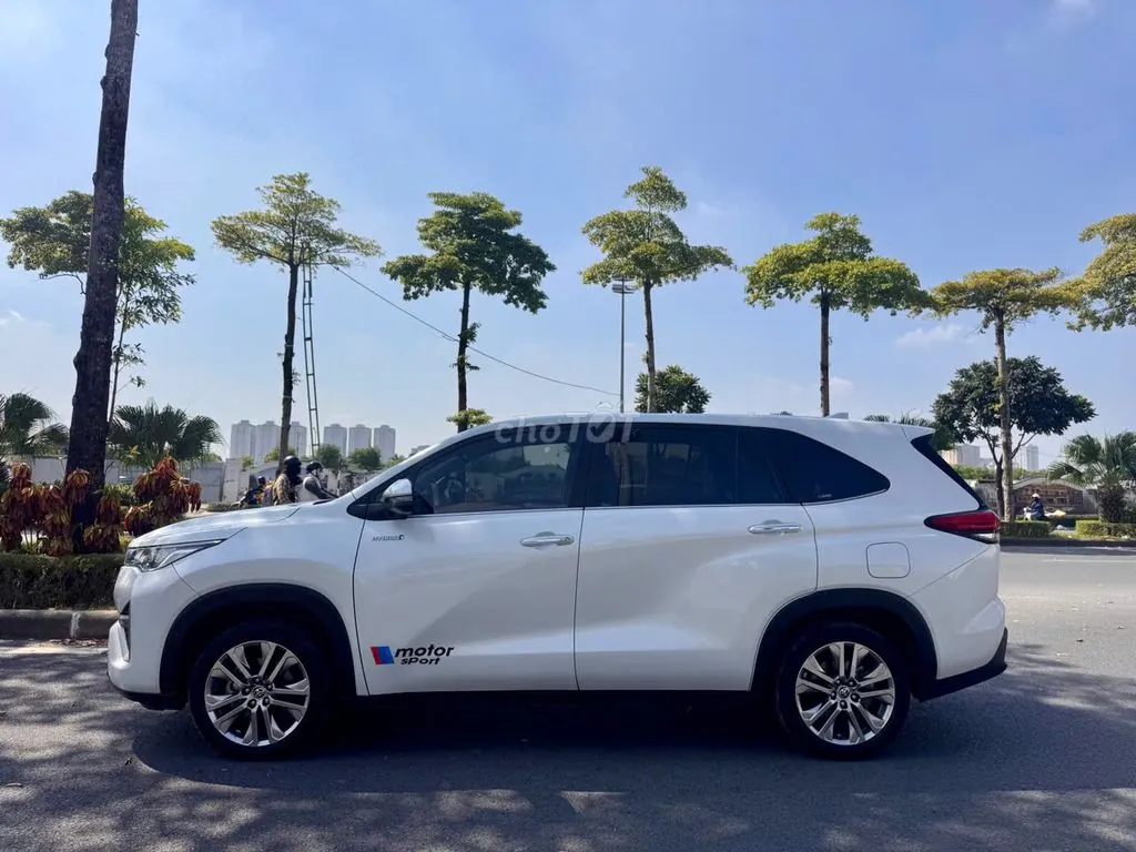 Toyota Innova Cross 2025 photo 4
