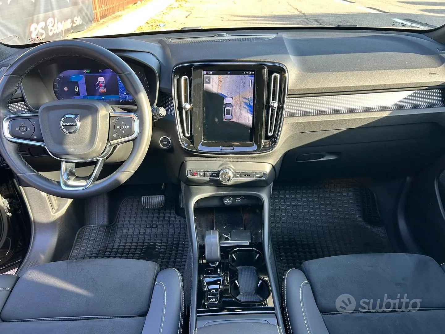 Volvo Xc40 2023 photo 2