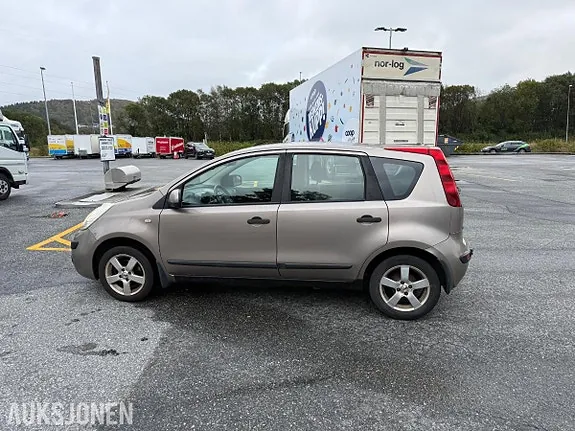 Nissan Note 2007 photo 2