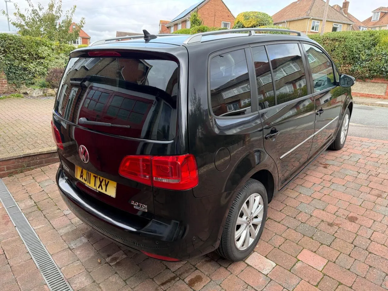 Volkswagen Touran 2011 photo 4