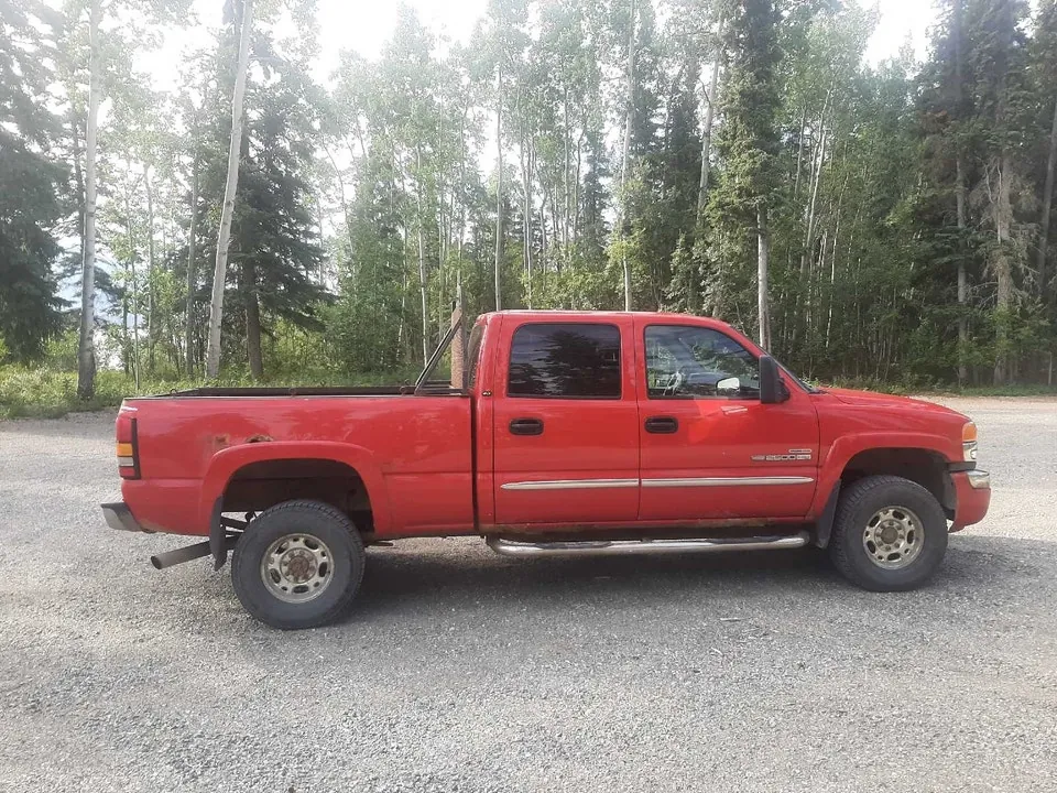 GMC Sierra 2500Hd 2004 photo 3