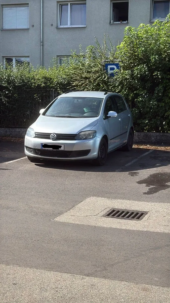 Volkswagen Golf 2010 photo 3