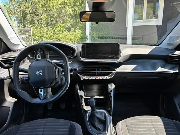 Peugeot 208 2022 photo 3