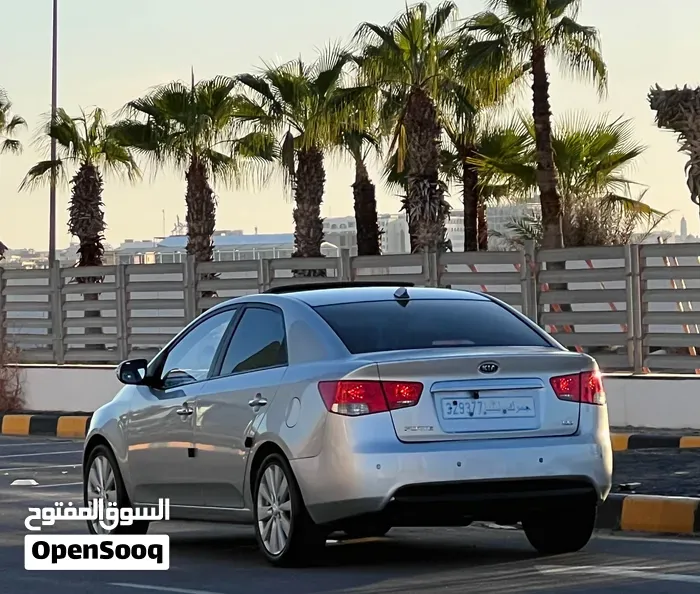Kia Forte 2010 photo 2