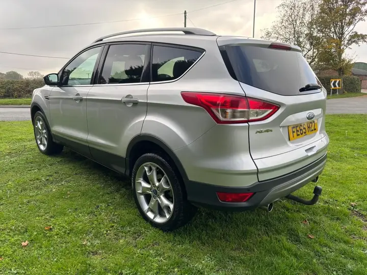 Ford Kuga 2015 photo 3