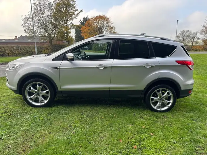 Ford Kuga 2015 photo 2