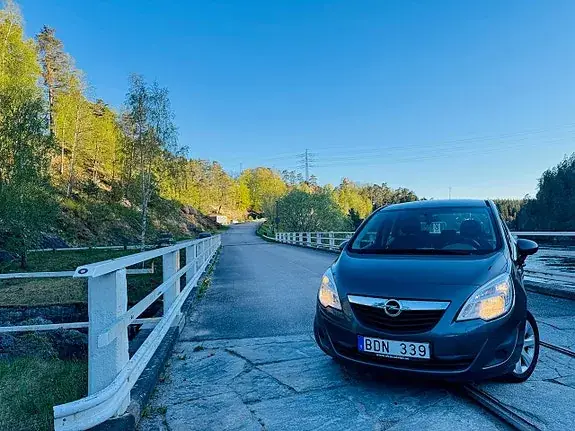 Opel Meriva 2011 photo 2