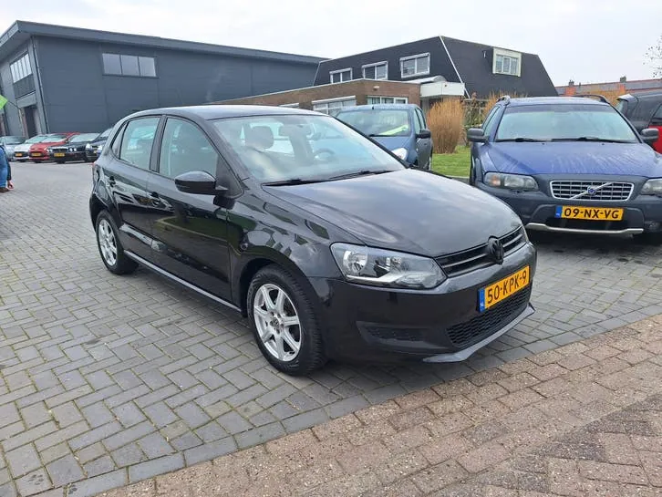 Volkswagen Polo 2010 photo 2