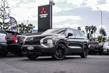 Mitsubishi Outlander 2024 photo 2