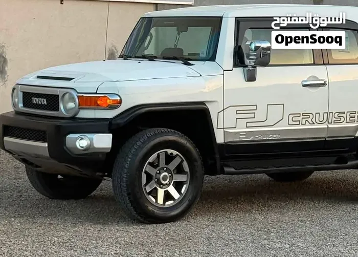 Toyota Fj 2012 photo 4