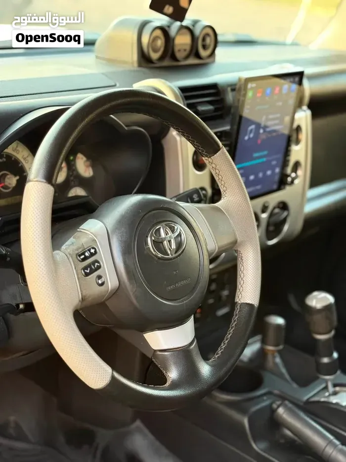 Toyota Fj 2012 photo 2