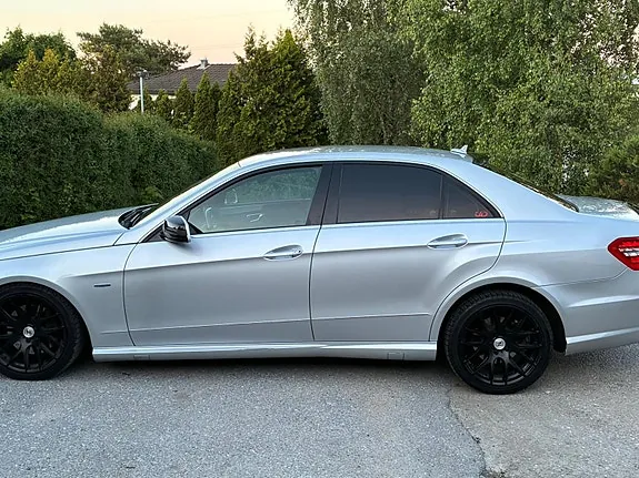 Mercedes-Benz E-Class 2009 photo 4