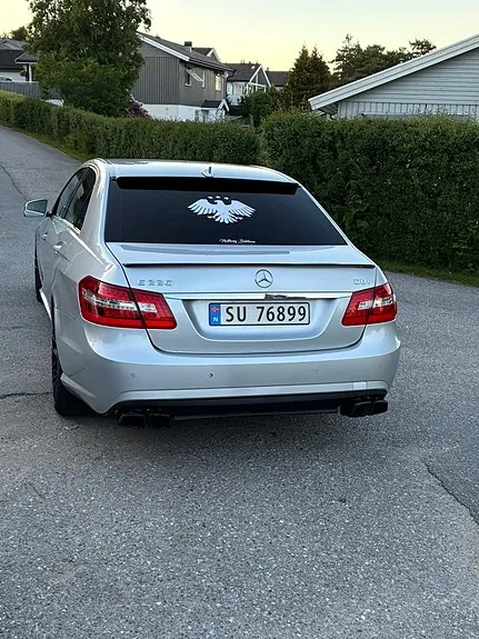 Mercedes-Benz E-Class 2009 photo 2