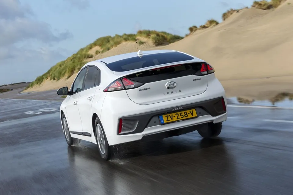 Hyundai Ioniq 2017 photo 2