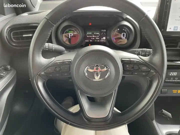 Toyota Yaris Cross 2023 photo 2