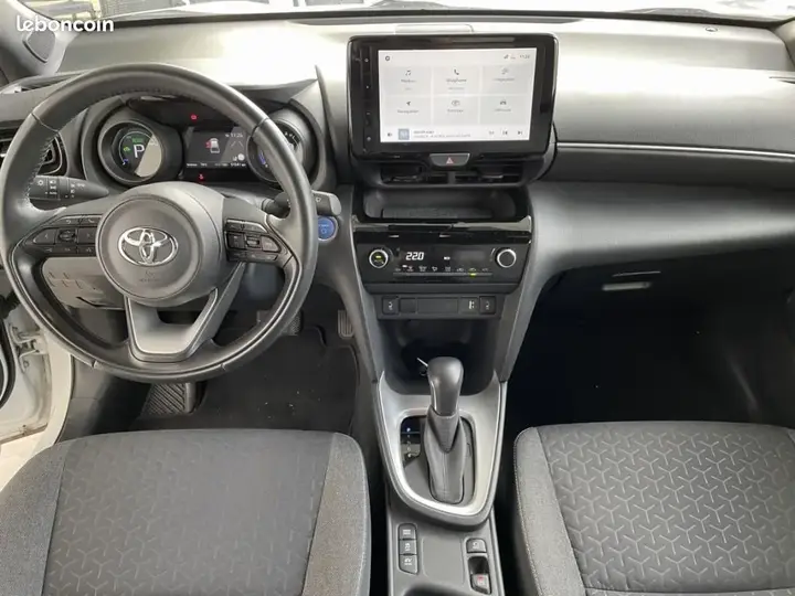 Toyota Yaris Cross 2023 photo 4
