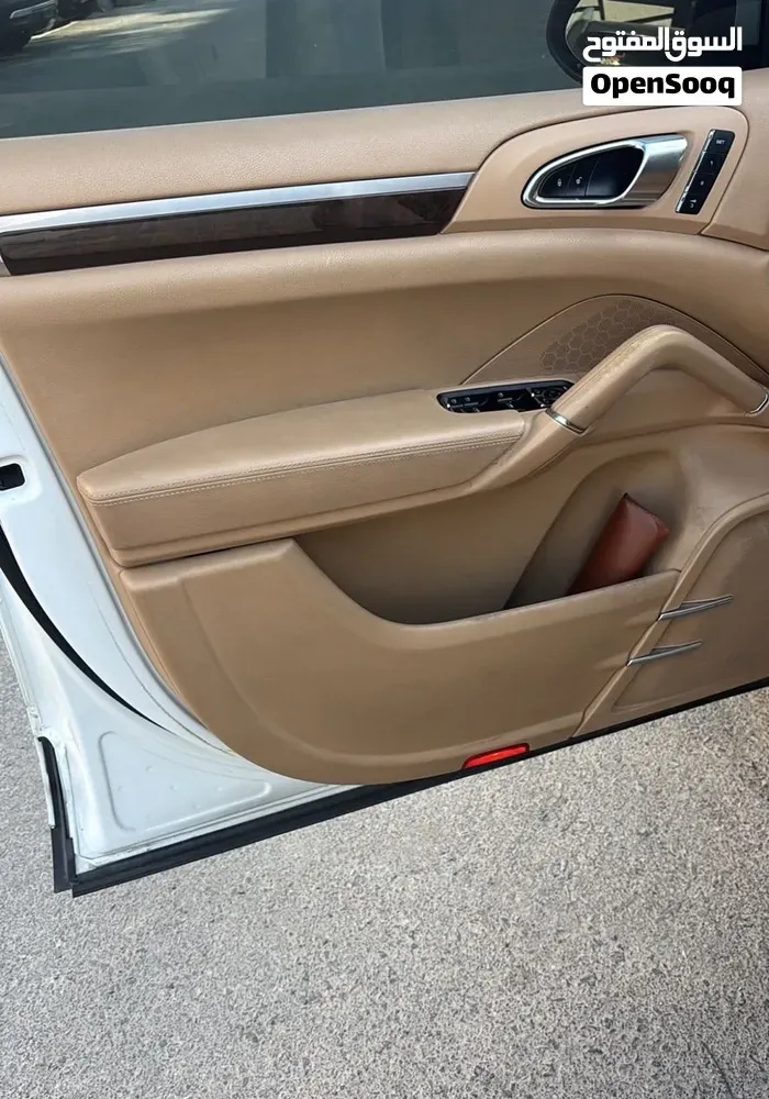 Porsche Cayenne 2014 photo 2