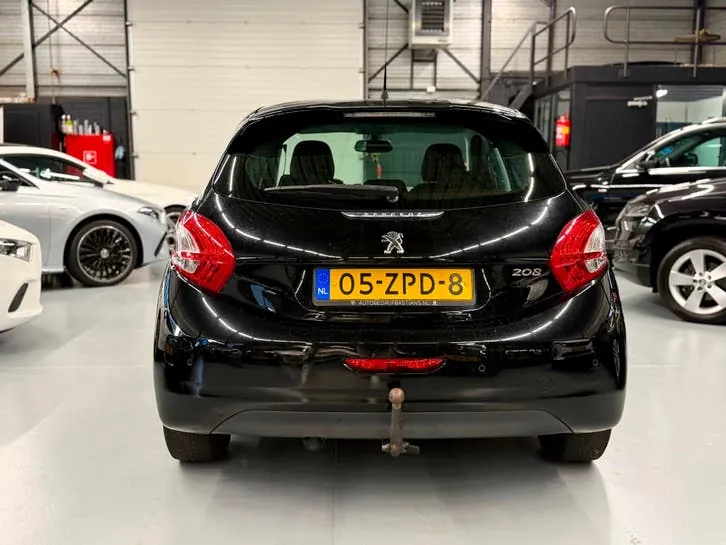 Peugeot 208 2013 photo 3