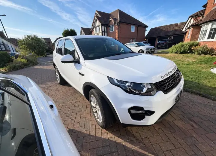 Land Rover Discovery Sport 2015 photo 2