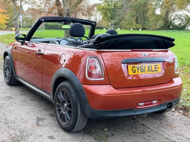 Mini Convertible 2011 photo 5