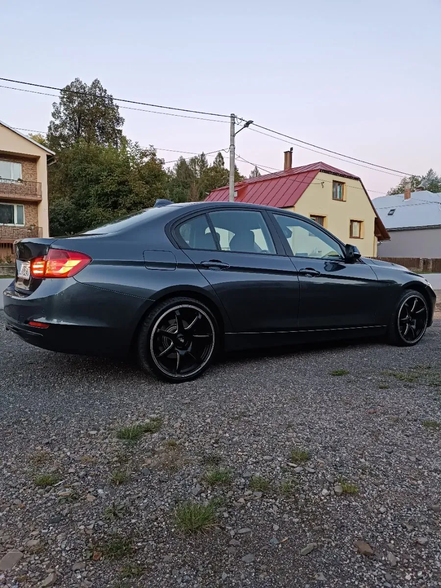 BMW 3 Series 2014 photo 2