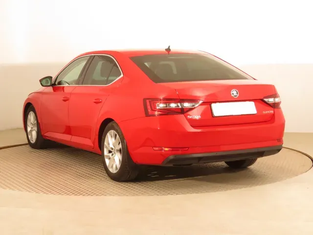 Skoda Superb 2017 photo 3