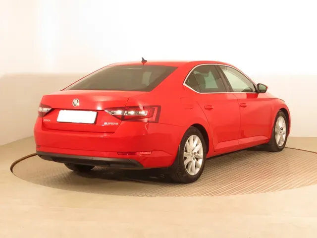 Skoda Superb 2017 photo 4